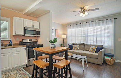 Steps to Beach & Downtown! Cozy Beach Bungalow #3 - Photo 4