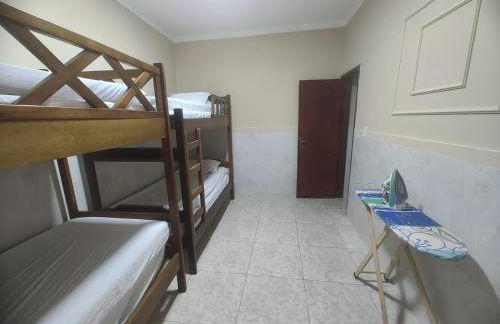 Casa para Famílias e Grupos com Ar-condicionado, Churrasqueira e estacionamento próximo em Praia Grande - Foto 4