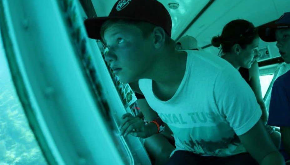 Glass Bottom Boat Tour - Foto 1