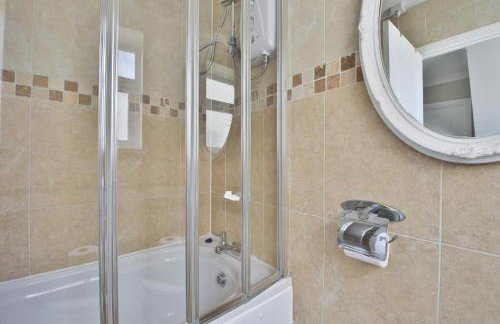 Spacious & Modern Triple-Story Cardiff Home with Pool Table - Foto 41