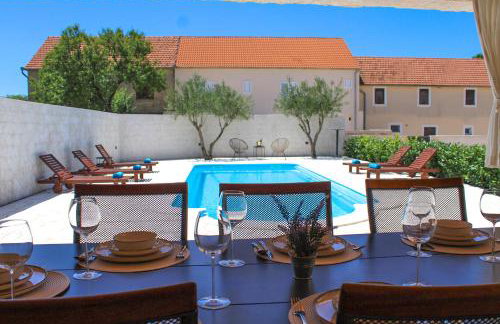 Holiday home Bevanda - Photo 8