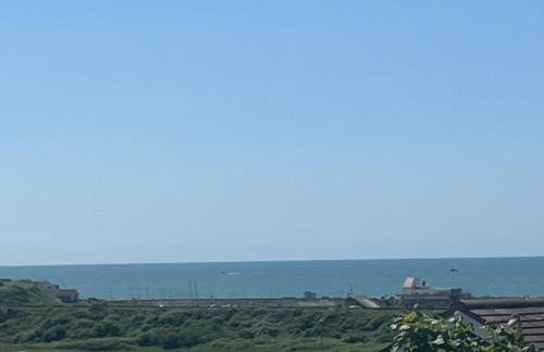 Studio Cabin Retreat with Hot Tub Sea and Downs views in Seaford with own garden - Foto 46