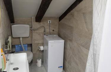 V&V Center Apartment - Photo 5