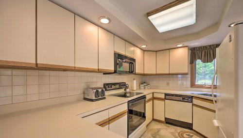 Mountain-View Campton Retreat about 3 Mi to Ski Slopes - Foto 3