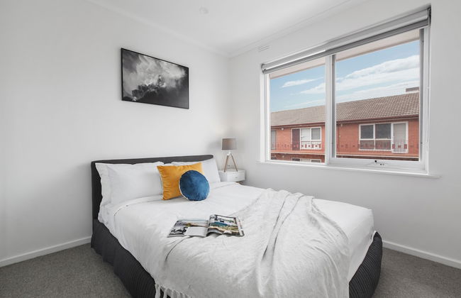 Heart of Ormond Apartment by Ready Set Host - Photo 2