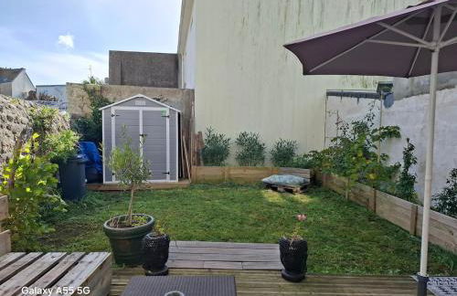 Suite deluxe avec jacuzzi et jardin à 2 min de la plage - Foto 18