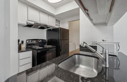 Northcliffe 104 I Fully Furnished 1 Bedroom 1Bth - Foto 10