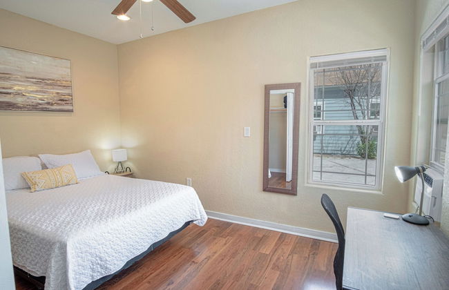 Renovated 2BR Near Downtown SA - Foto 9