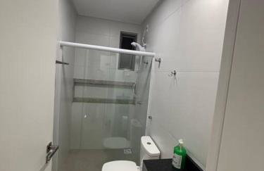 Apto com piscina aquecida perto do mar - Foto 25
