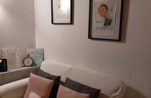 "Lo charme" a 5 minuti a piedi da Ospedale,Teatro Coccia ed Universita',a 30 minuti dai Laghi e 40 minuti da Milano - Foto 22