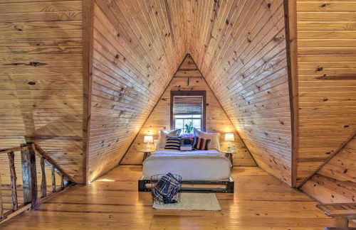 Luxe Cabin with Hot Tub on 5 Acres in Pearcy! - Foto 11