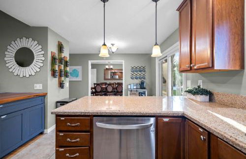 Modern Oceanside Stay with Yard & Laidback Vibes - Foto 57