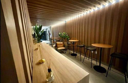 Studio moderno, rooftop com piscina, próx UFU - Foto 2