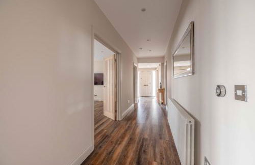 FAMILY FRIENDLY ESCAPE IN ETON, COUNTRYSIDE VIEWS with Hot Tub - By Tempstay - Foto 14