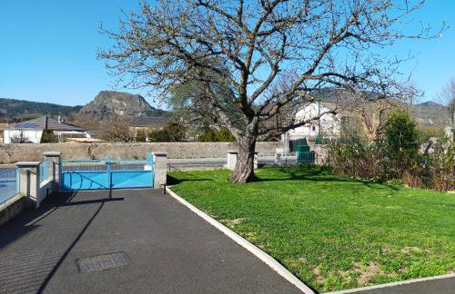 Chez Tata Malou - Maison avec jardin, cour fermée, proche toutes commodités - Foto 28