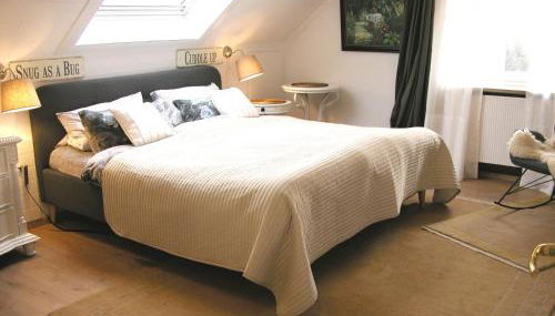 Quarterdeck61 - Photo 2