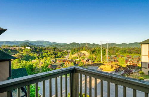 Winter Special, Sleeps 20, Theater, HotTub, Game, Pet Friendly - Photo 2