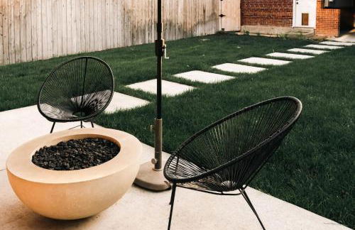 Colorful Sunnyside Escape - Walk to Dining & Parks - Foto 49