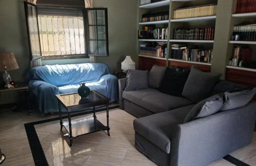 Spacious Garden Villa, private pool, huge grounds with orange trees - Foto 23