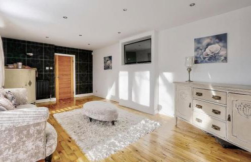 Luxury Stay In Heart Of Nunthorpe by GR Estates - Photo 9