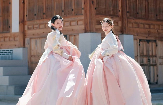 Traditional Hanbok Rental - Photo 5