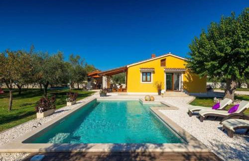 Villa Chiara 2 Bedroom, Private Pool, BBQ & Child-Friendly - Foto 1