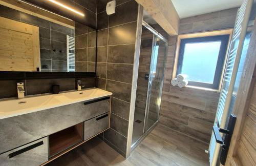 Chalet neuf, Jacuzzi, piscine privée mai-sept, pétanque, proche Paradiski - Foto 33