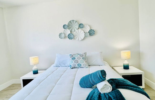 Waterfront 1BR Parking Walk to the Beach - Foto 7