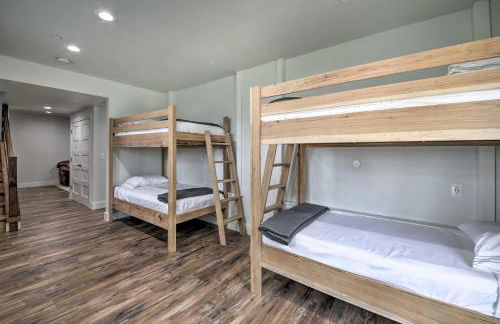 Bross Brothers Cabin with Wraparound Porch! - Foto 25