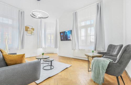 cruwzo I Modern Centrally Located Apartment with Parking Modern Centrally Located Apartment with Parking - Photo 50