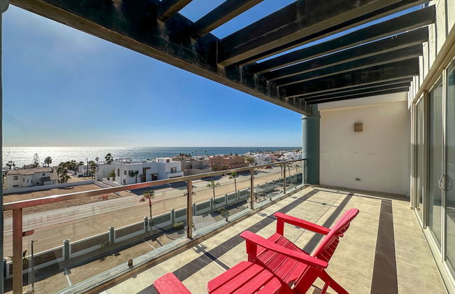 Poolside Family Retreat 2BR Condo - Foto 1