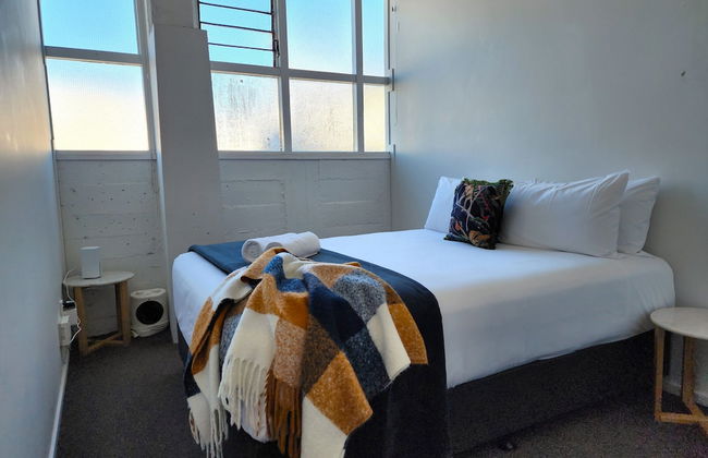 U Suites on Webb - Photo 16