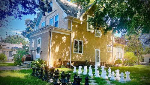 King Bed - 5 Min to MOA - 75 & 65' HDTV - Ping Pong - Foto 2