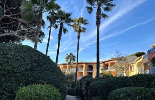 BERGERIE PLAGE Entièrement rénové Prestations Premium Baignoire Balnéo Clim Vue Piscine et parc - Foto 15