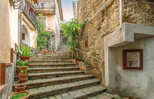 2 Bedroom Beautiful Apartment In Laureana Cilento - Photo 10