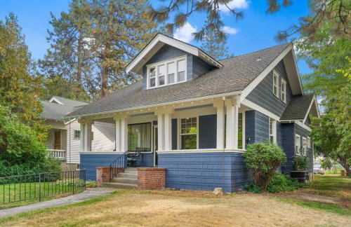 3BR Home Large Kitchen Mins To DwnTwn - Photo 1