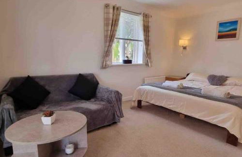 3 Bedroom Bungalow with great Sea Views, Private Hot Tub & Gardens - Foto 4