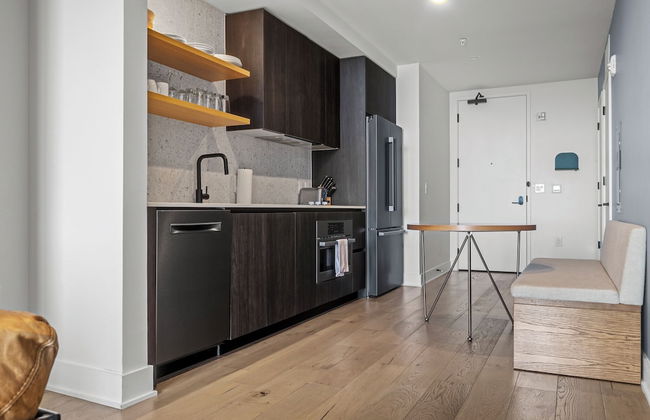 1BR Condo on Rainey St with Pool & Views - Foto 9