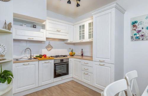 Stylish villa with swimming pool and garden - Foto 4