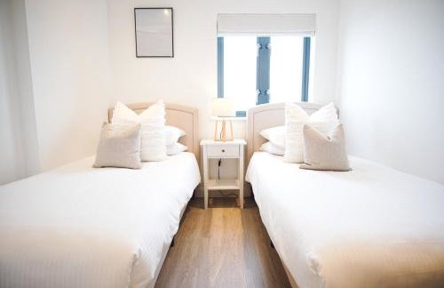 Stunning Two Bed Sea View Apartment with Pool & Gym - Foto 6