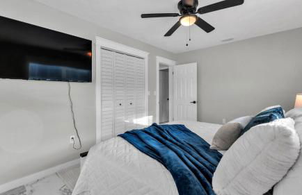 Lake, Pool, HotTub, Game Room, 8 Beds, Sleeps 17 - Foto 31