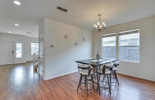 7 Mi to Lake Yosemite Family Home with Fenced Yard - Foto 9