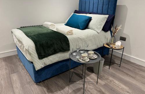 Southgate Luxury Apartments-Jaquzzi Bath-Private Parking- suitable for contractors - Foto 16