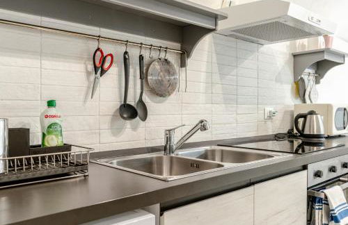 VACANZE VICINO ALLE PISTE - Vicino a Parcheggio e Centro Benessere - Parco Naturale Adamello Brenta - WI-FI & Netflix - Foto 10