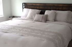 Modern 2 Bedroom All-En-Suite Near Downtown with EV Socket - Photo 16