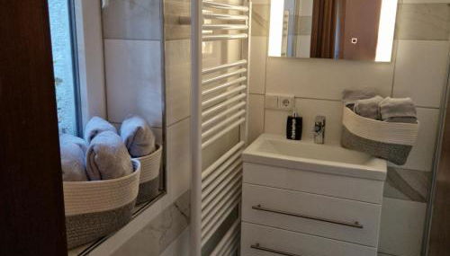 FeWo-2 Nähe Uniklinik, Messe Essen, Baldeneysee, Folkwang Museum, Zentral, WLAN - Foto 4, towels, Shower