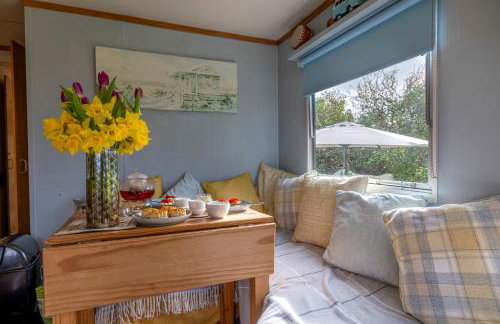 1 Bed Caravan Sleeps 2 -Dog Welcome -Free Parking - Photo 27