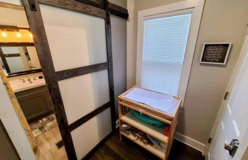 Downtown Kzoo with 3rd Floor Arcade Room - Foto 39