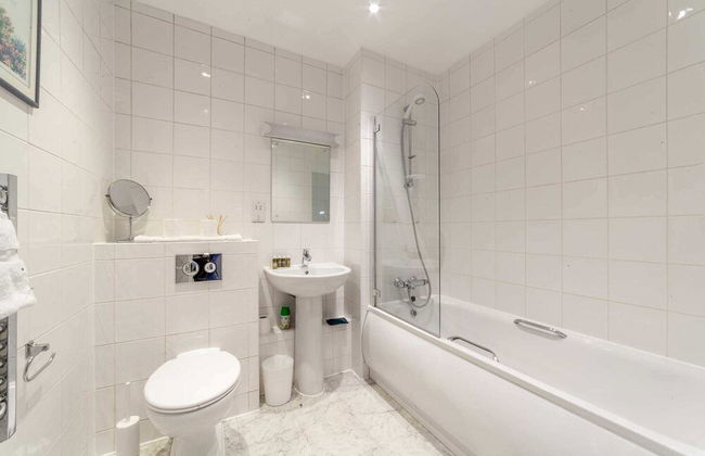 Riverside Retreat Modern Flat in Brentford - Foto 15