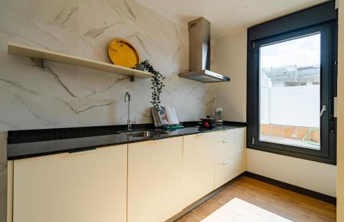 Edificio Fénix by Plaza Mayor Apartamentos - Photo 16